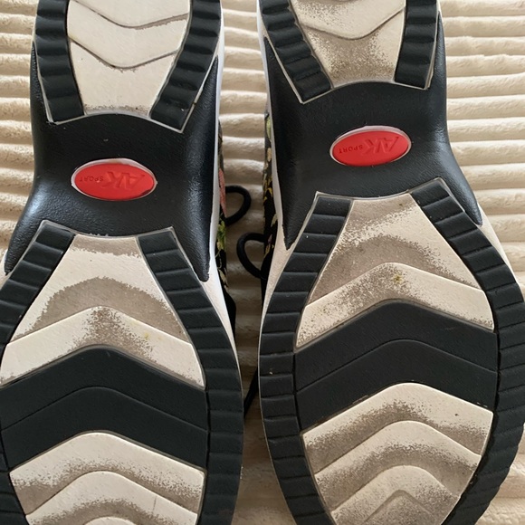 AK Sport black floral sneakers sz 8M - Picture 4 of 5